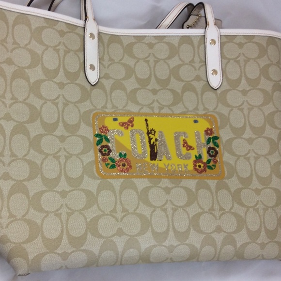 🔥1 left🔥Coach Leather-Reversible City Tote - Picture 6 of 8